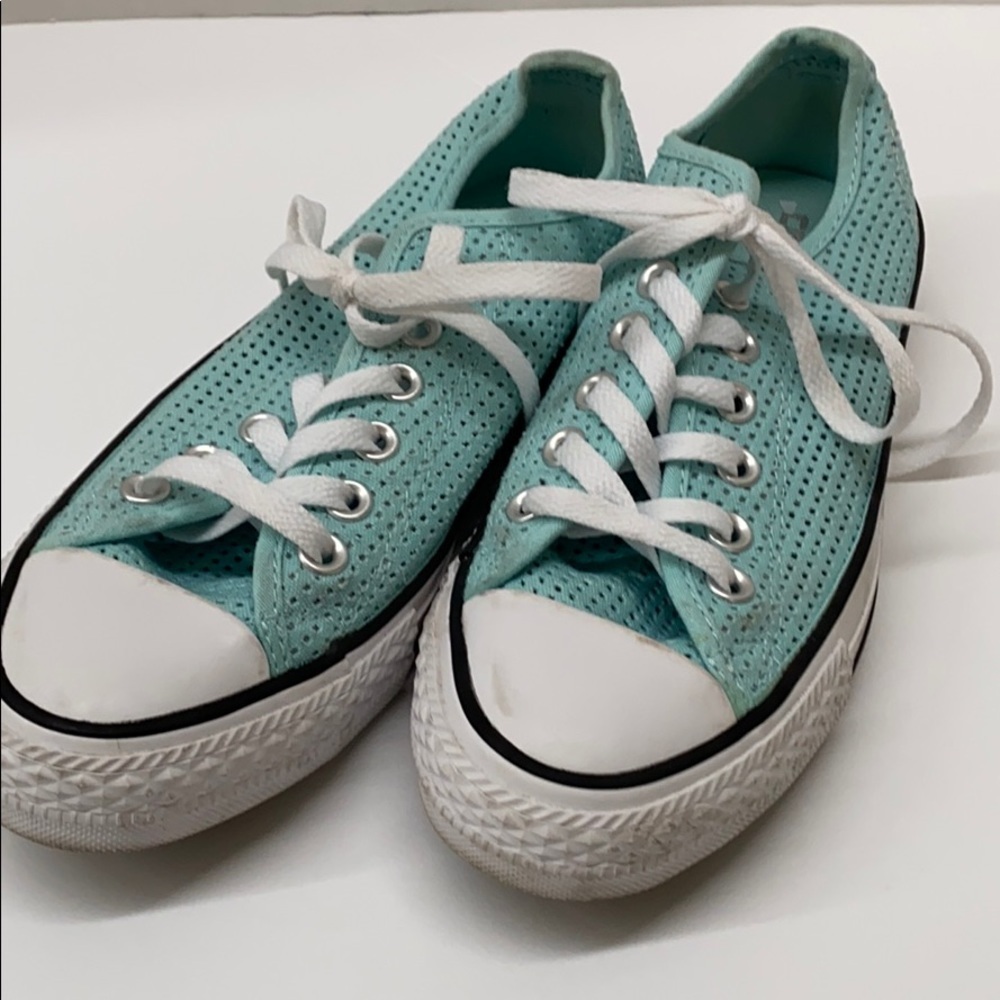 Converse 6.5 blue mesh look sneakers